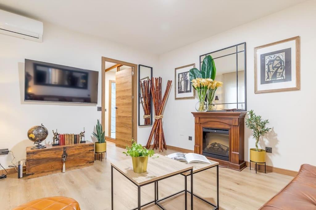 Apartamento Reformado Y Tranquilo Junto A Gran Via มาดริด ภายนอก รูปภาพ